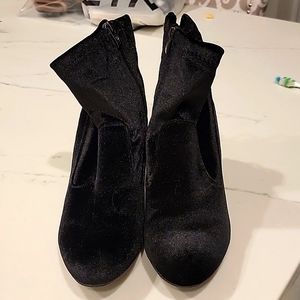 Black velvet ankle boots size 10